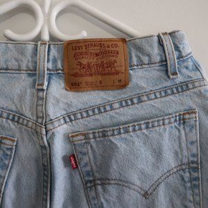 90’s Vintage Levi’s 551 High Waisted Mom Jeans